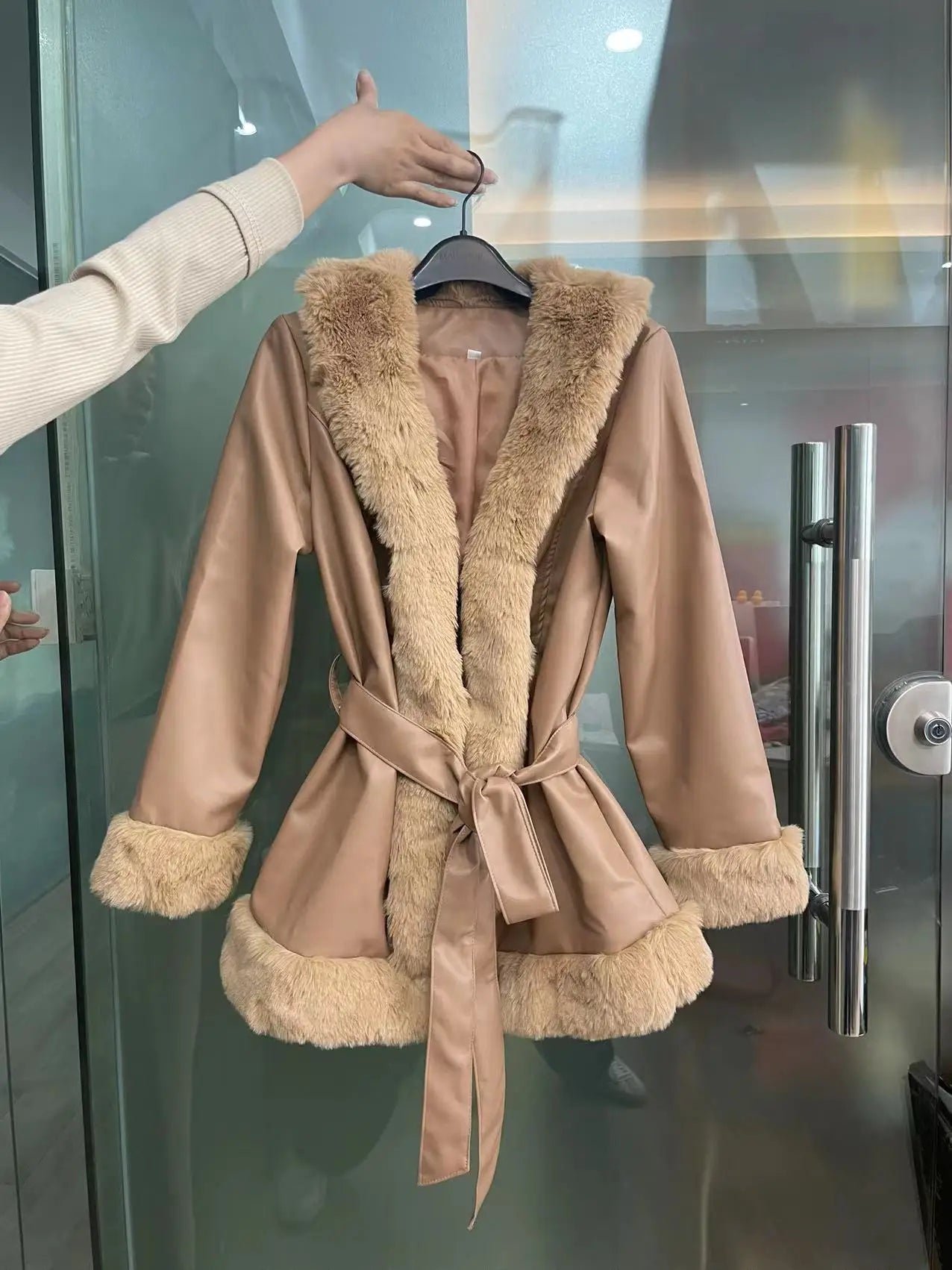 New in Winter Leather Jacket Women Coat Faux Fox Fur Collar Short Coat PU Leather Female Jacket Elegant OuterwearVintage Chic New in Winter Leather Jacket Women Coat Faux Fox Fur Collar Short Coat PU Leather Female Jacket Elegant OuterwearVintage Chic