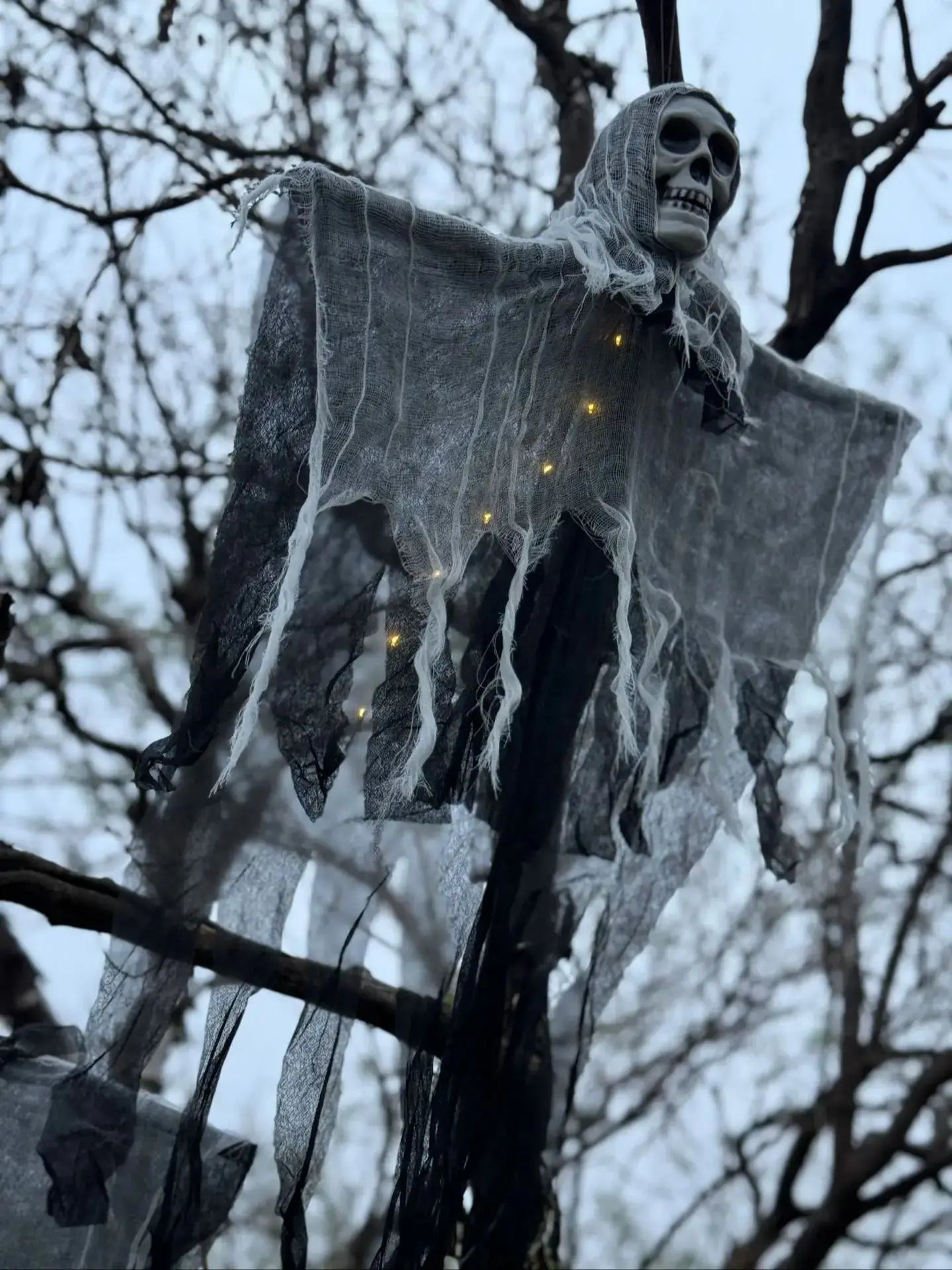 LED Halloween Skeleton Ghost Decoration – Glowing Spooky Indoor & Outdoor Decor