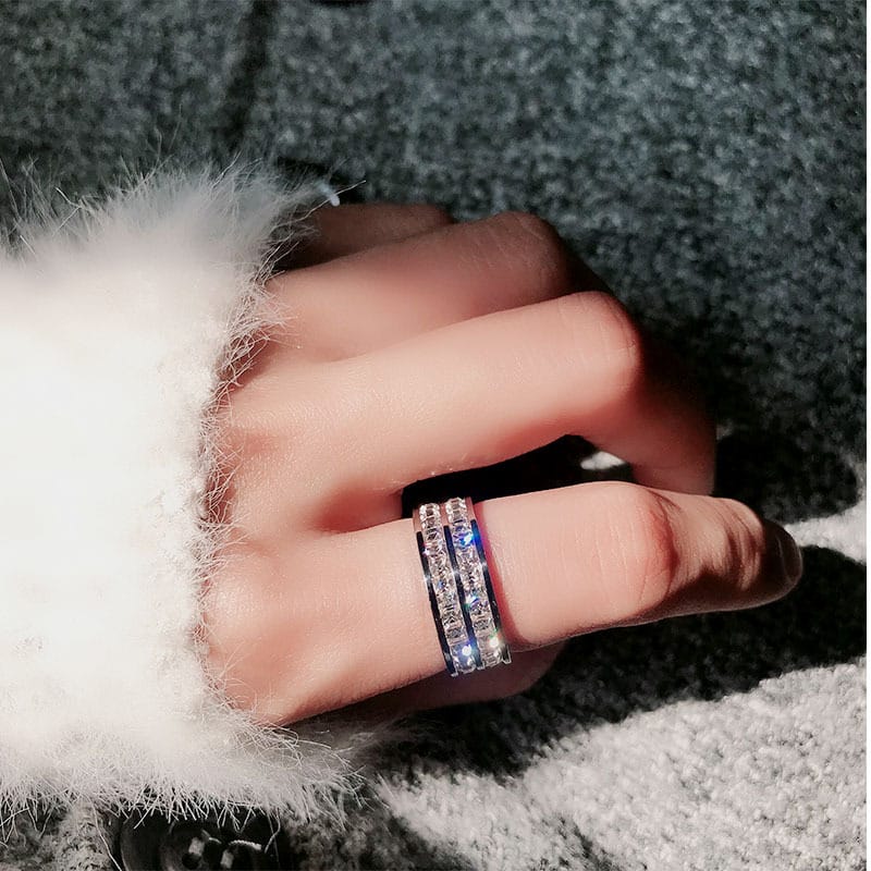 Korean Style Diamond Stainless Steel Ring – Unisex Geometric Band | Silver, Rose Gold & Gold Korean Style Diamond Stainless Steel Ring – Unisex Geometric Band