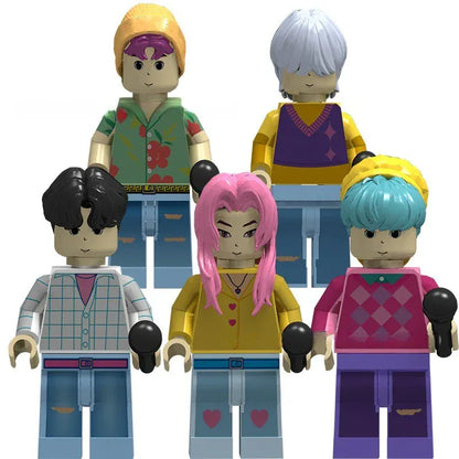 KPop Demon Hunters, a group of demon hunters, build blocks with Lumi and assemble toy building blocks with dolls KPop Demon Hunters, a group of demon hunters, build blocks with Lumi and assemble toy building blocks with dolls