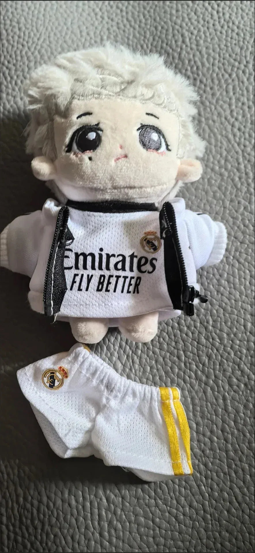 Labubu Football Vinyl Pendant Doll 17cm with DIY Clothing Set Labubu Football Vinyl Pendant Doll 17cm with DIY Clothing Set