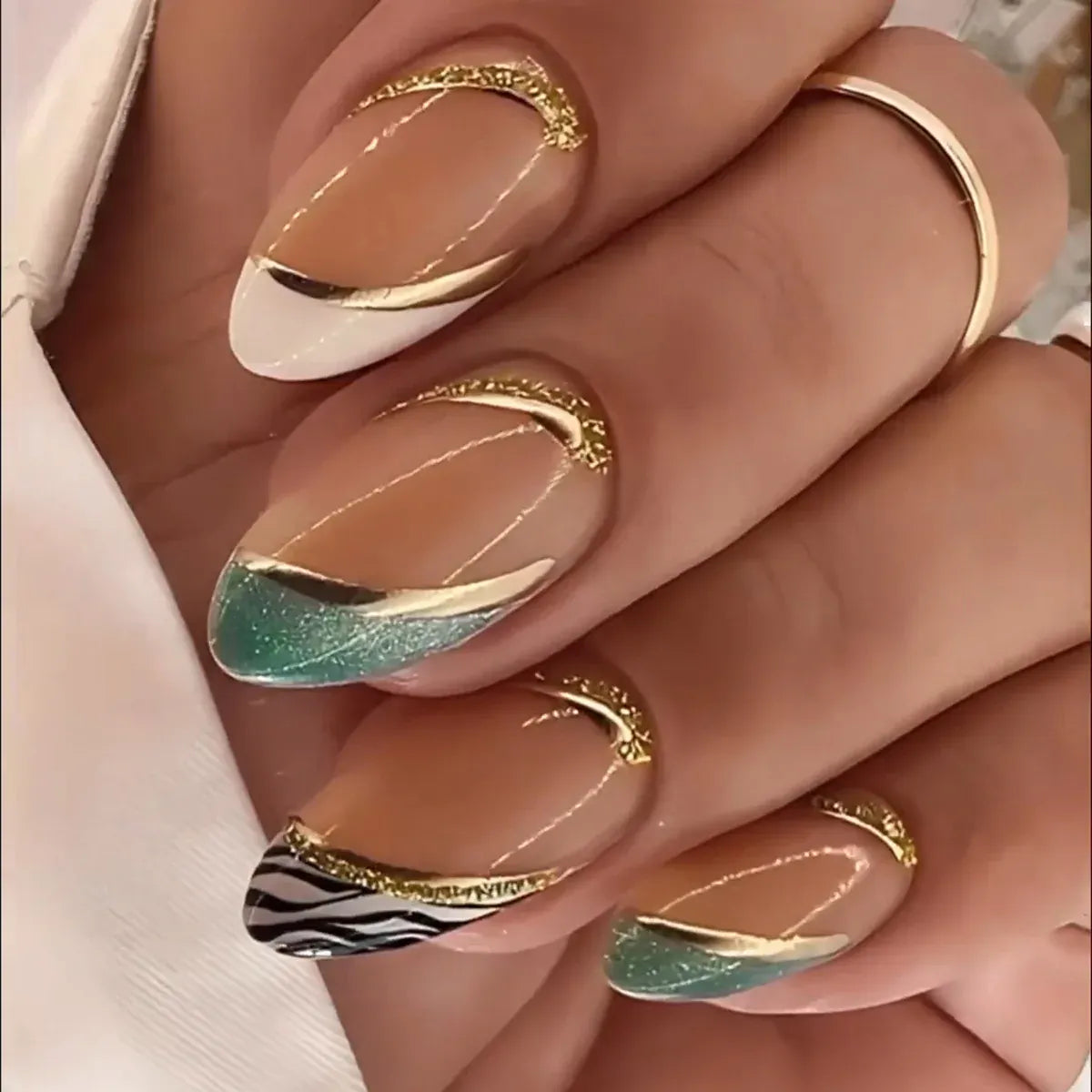 Medium Almond Press-On Nails - Cool Trendy French Style | Wahooly Medium-length Acrylic Almond Fake Nails Art Cool Hottie Girl Wear False Nails Europe and USA Press on Nail Removable French Nail