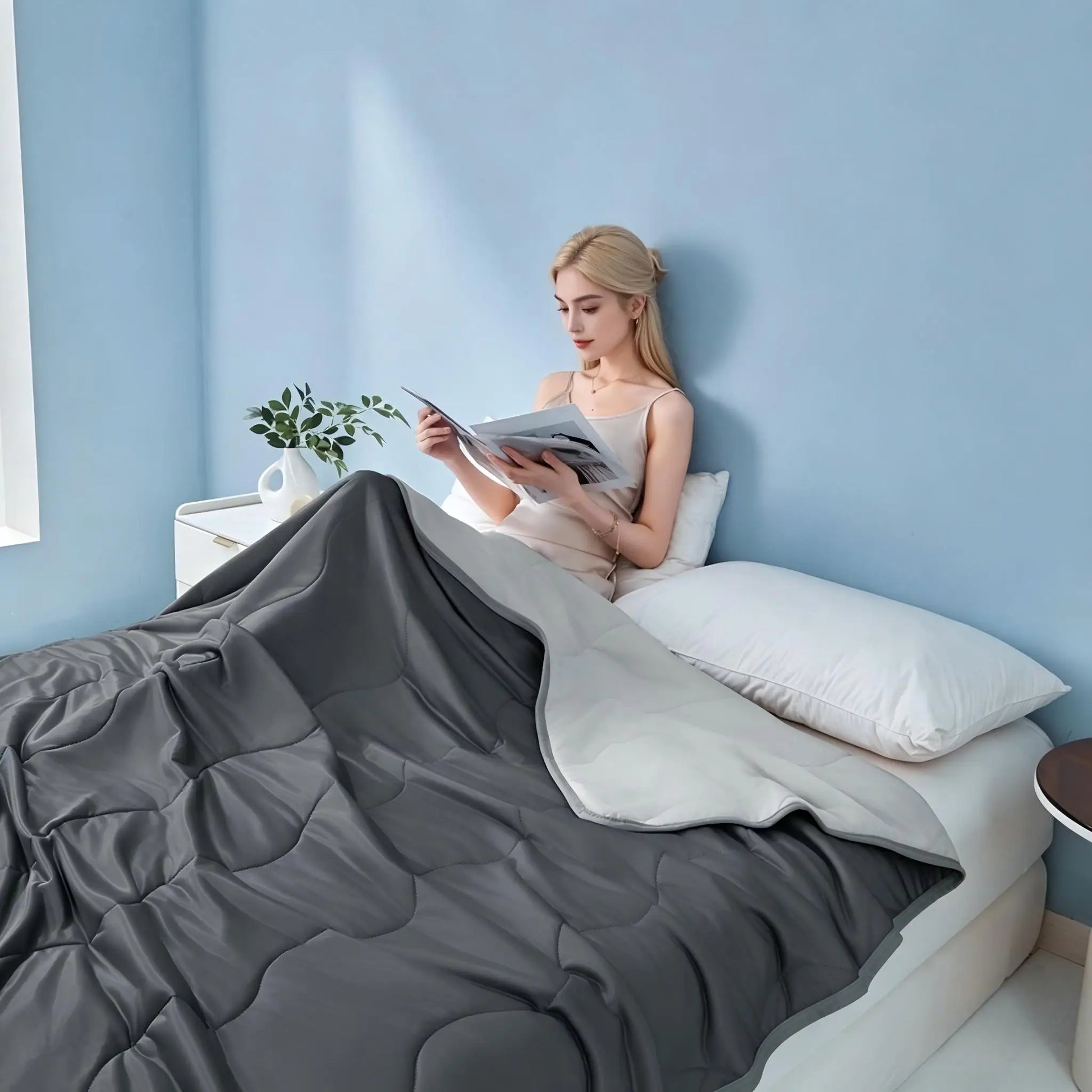 Silky Cooling Summer Quilt Lightweight Comforter 10 Colors | Wahooly Silky Cooling Summer Quilt – Lightweight Air Conditioner Comforter for Hot Sleepers