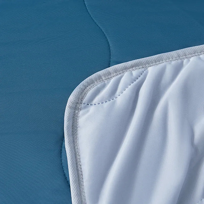 Silky Cooling Summer Quilt Lightweight Comforter 10 Colors | Wahooly Silky Cooling Summer Quilt – Lightweight Air Conditioner Comforter for Hot Sleepers