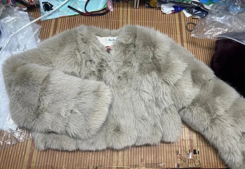 V-Neck Faux Fox Fur Coat - Long Sleeve Winter Jacket | Wahooly V-Neck Faux Fox Fur Coat - Long Sleeve Winter Jacket for Women