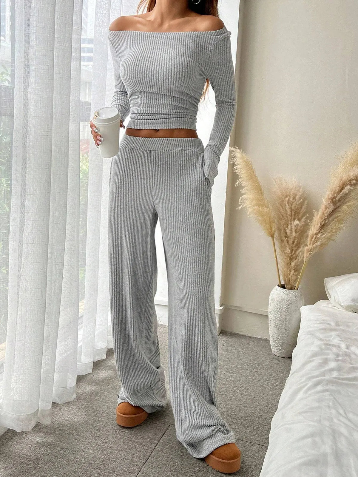 Women's Ribbed Two-Piece Pants Set | Shop Wahooly Women's Solid-Color Ribbed Loose-Fit Crew-Neck Top and Pocketed Wide-Leg Pants Set
